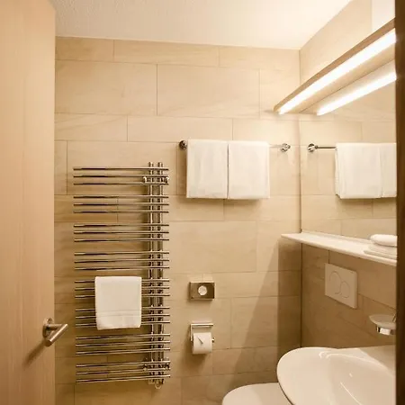 Adler Hotell 3*